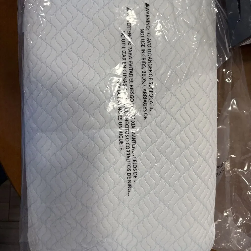 Tempur-Pedic Serenity Cooling Memory Foam Bed Pillow 24x16in Machine Washable